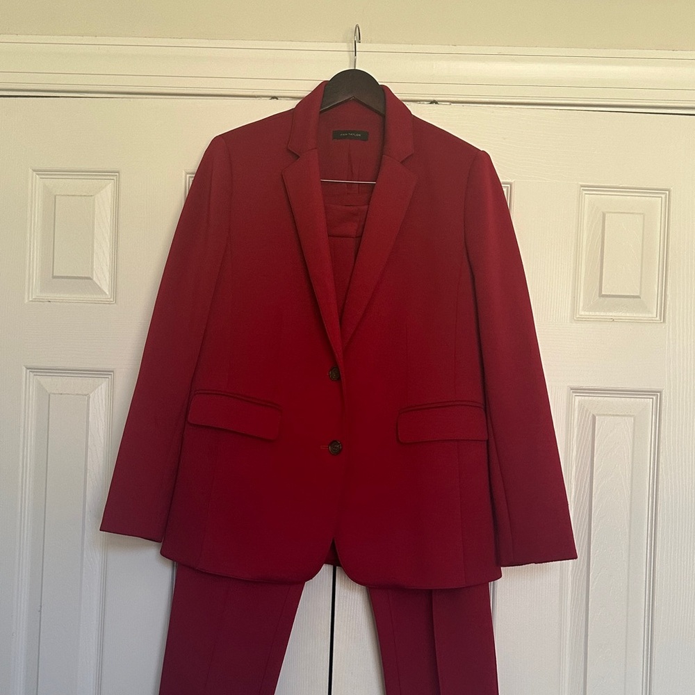 {Ann Taylor} Women's Red Tailored Two-Piece Suit Jacket and Pants